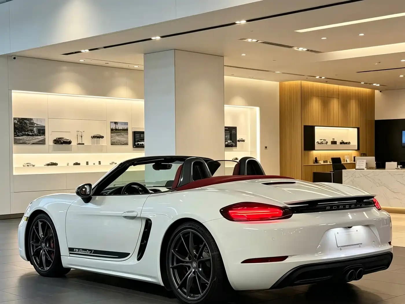 Porsche 718 2019 Boxster T 2.0T фото 5