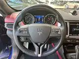 Photo 11 - Maserati Levante