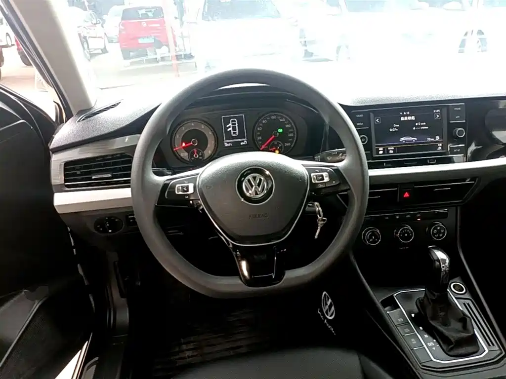 Volkswagen Lavida 2019 1.5L Automatic Comfort Edition China VI фото 11