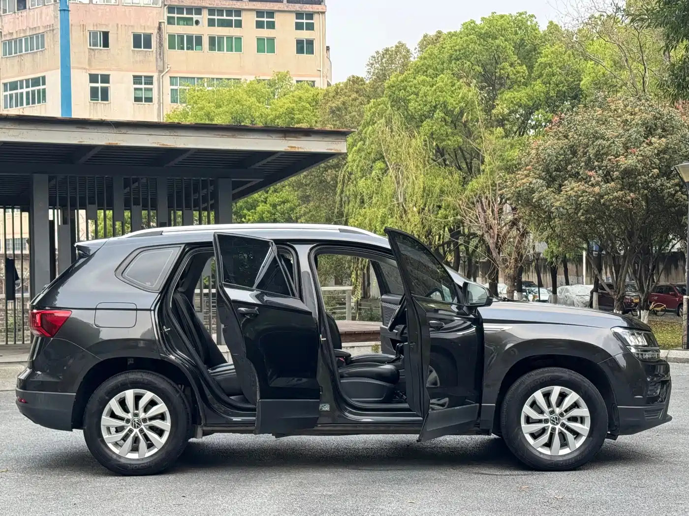 Volkswagen Tharu 2022 280TSI 2WD Trend фото 7
