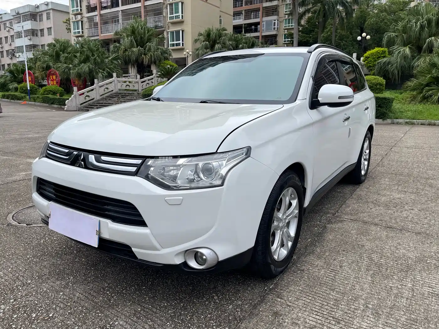 Mitsubishi Outlander (Import) 2014 2.4L 4WD Luxury Value Edition 5-seater