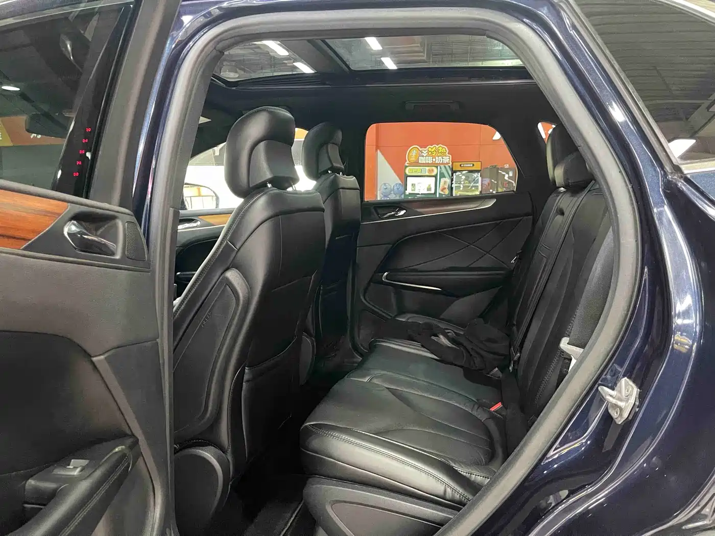 Фото 17 - Lincoln MKC