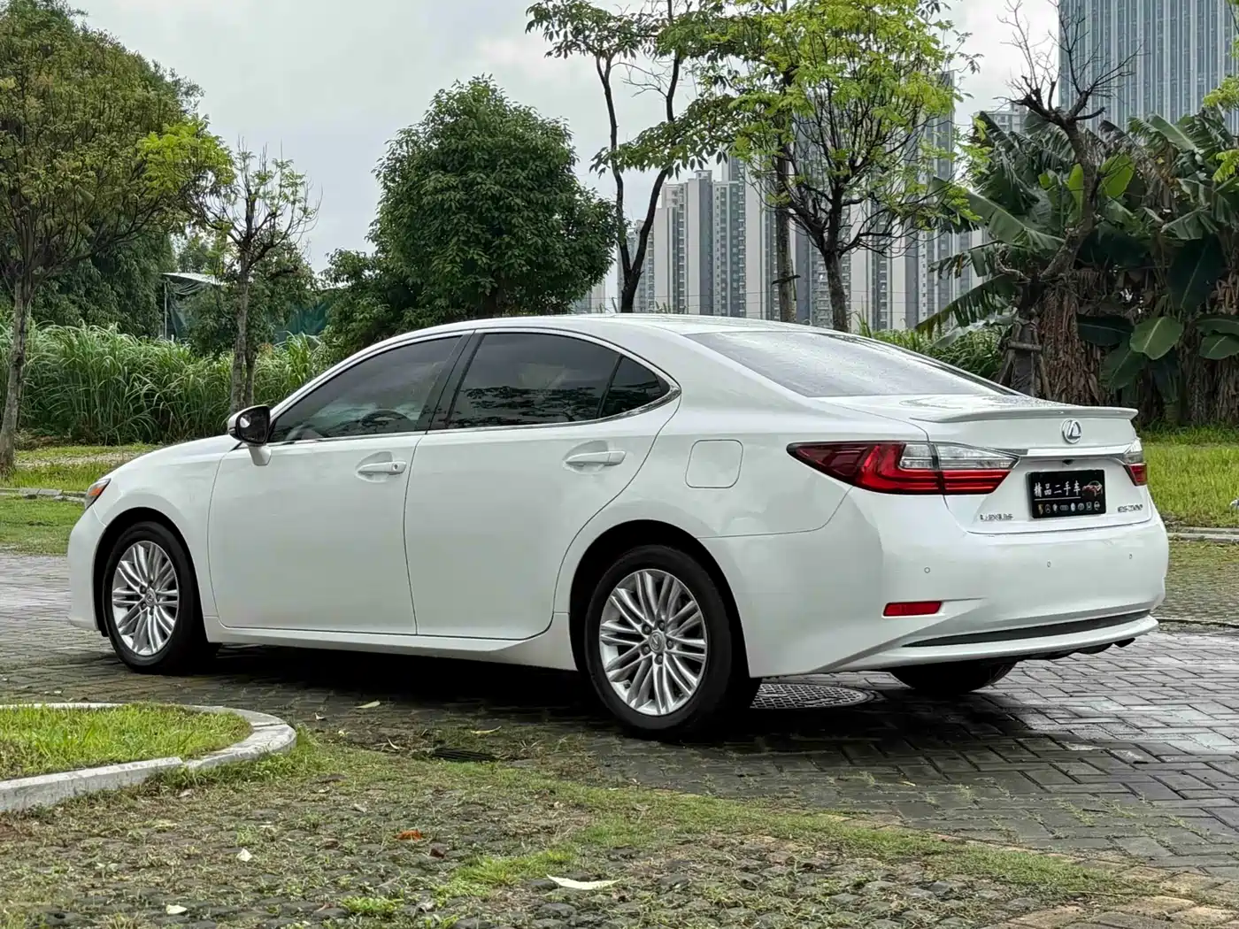 Lexus ES 2015 200 Elite Edition фото 18