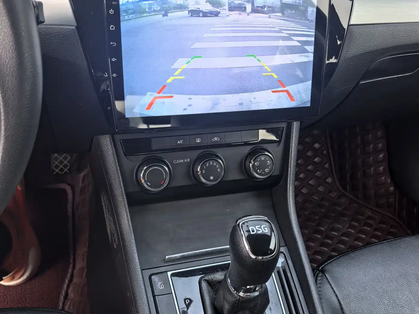 Škoda Superb 2016 TSI280 DSG Advance Edition фото 14