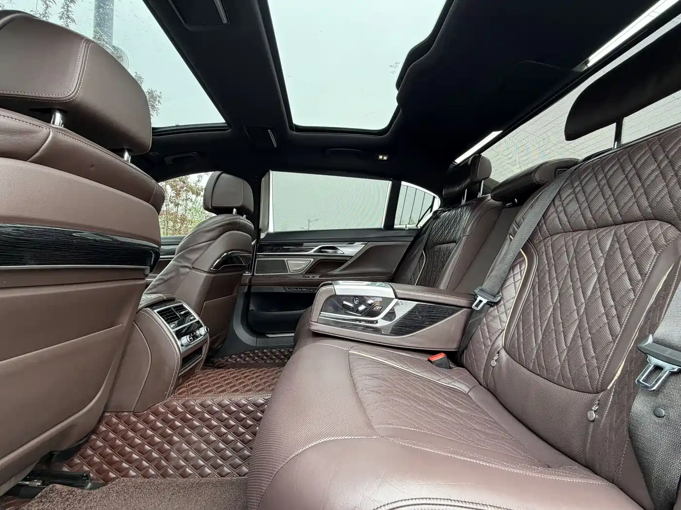 BMW 7 Series 2019 Facelift 740Li Leading M Sport Package фото 6