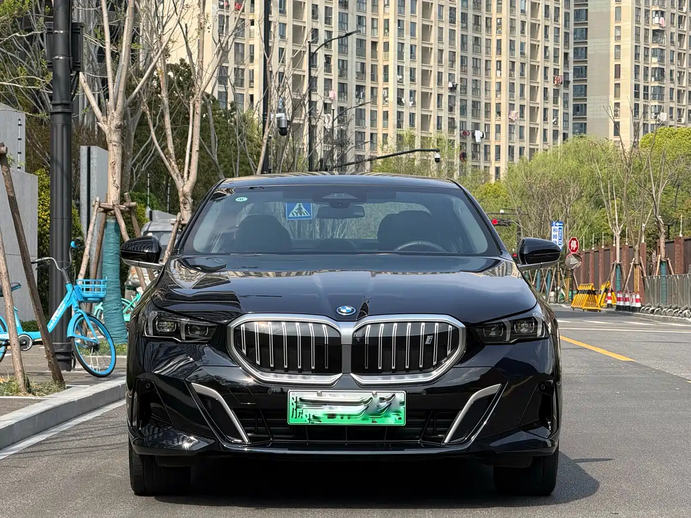 BMW I5