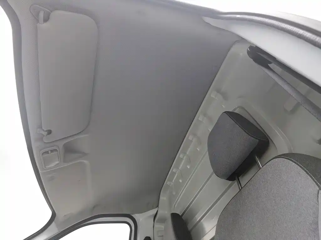 Wuling Motors Wuling Yangguang 2025 2024 300km Practical Enclosed Window Version 60kW