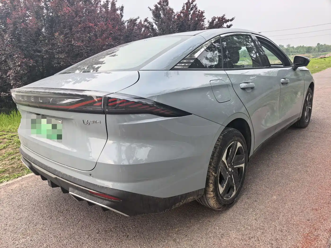 Geely Galaxy Galaxy L6 2025 EM-i 140km Explorer+ Edition фото 10