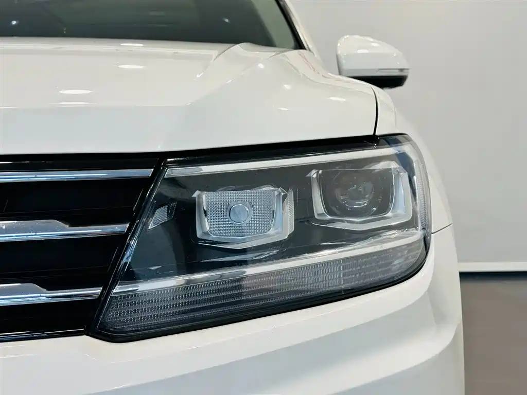 Volkswagen Tiguan L 2019 330TSI Automatic 2WD Panorama Comfort Edition China VI фото 13