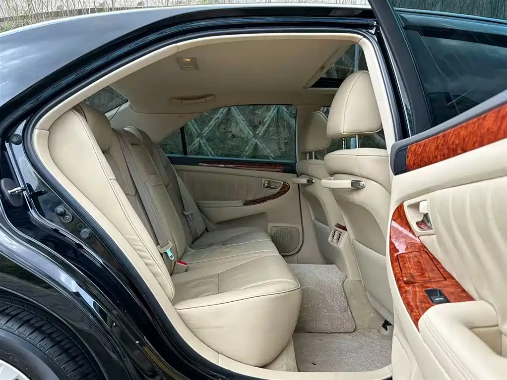 Toyota Crown 2009 2.5L Royal Special Enhanced Edition фото 15