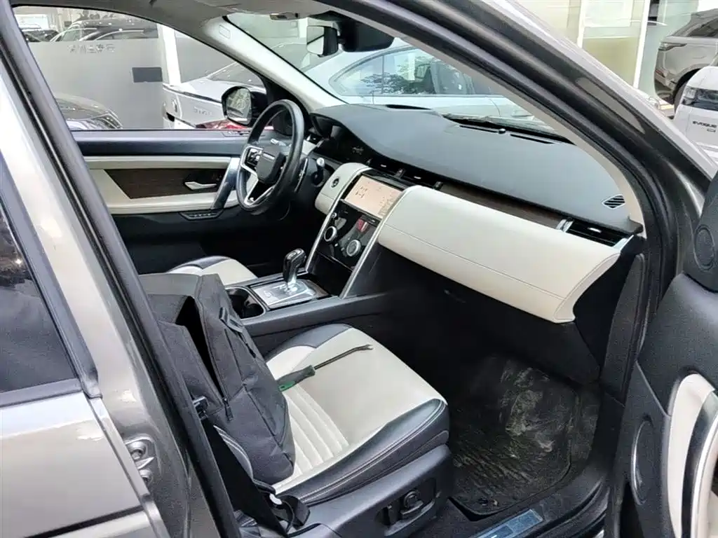LAND ROVER DISCOVER SPORTS