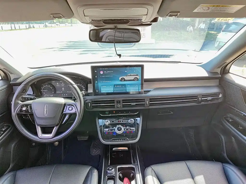 LINCOLN ADVENTURER