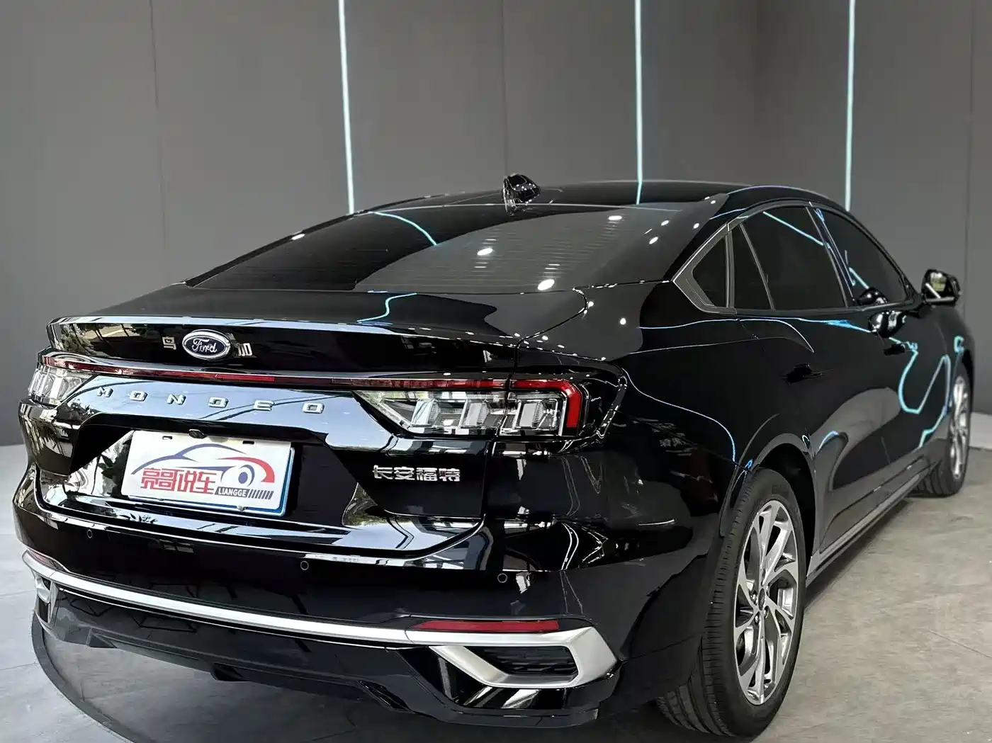 Ford Mondeo 2025 2.0T EcoBoost Premium фото 6