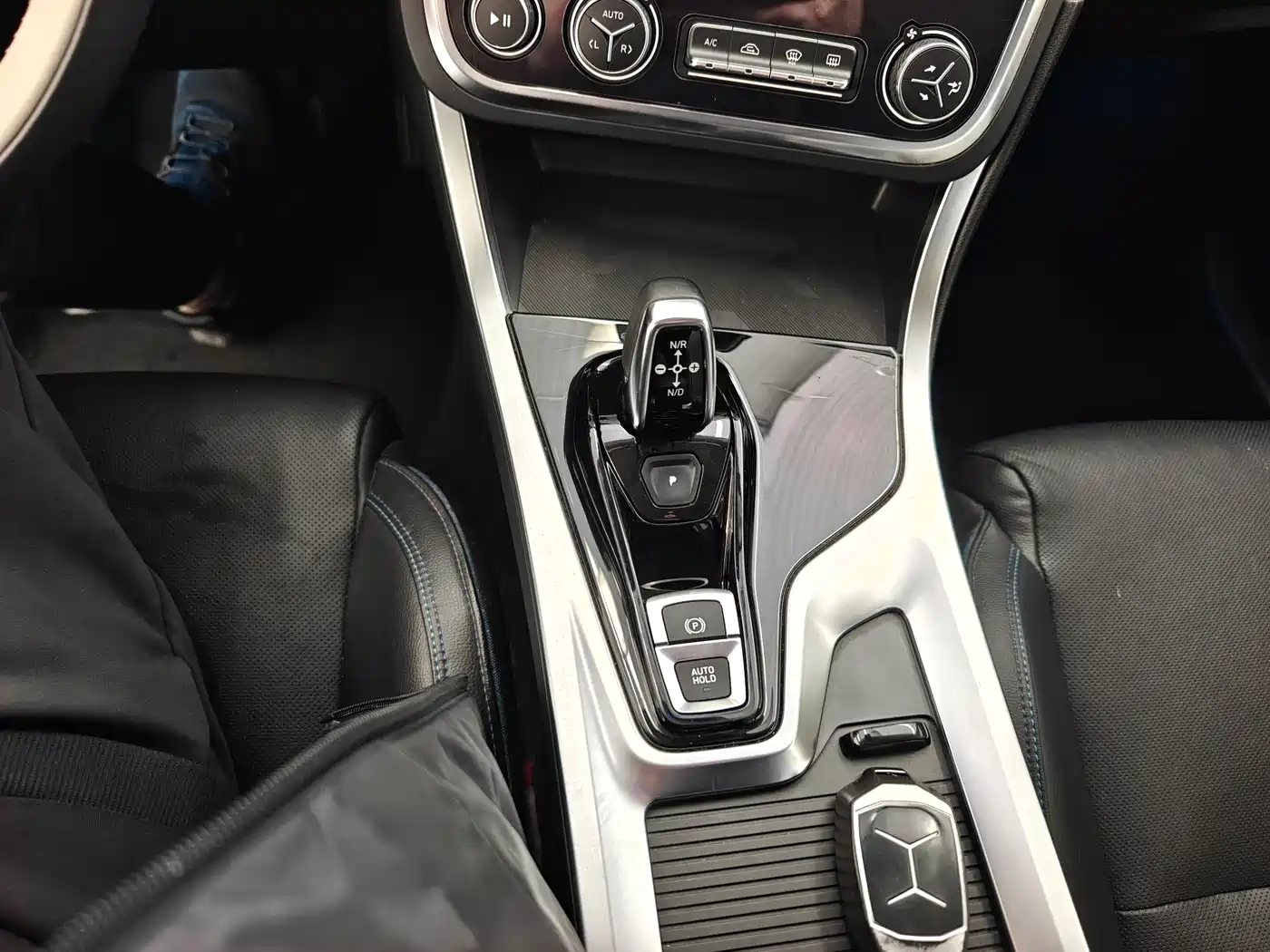 Lynk & Co 01 2019 2.0T 2WD Pro Edition China V фото 8