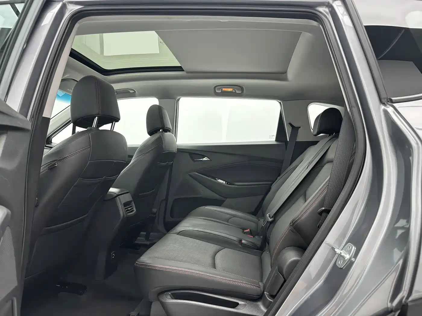Chevrolet Volando 2023 2020 Mild Hybrid Redline 530T Automatic Premium Edition (5+2 seater)