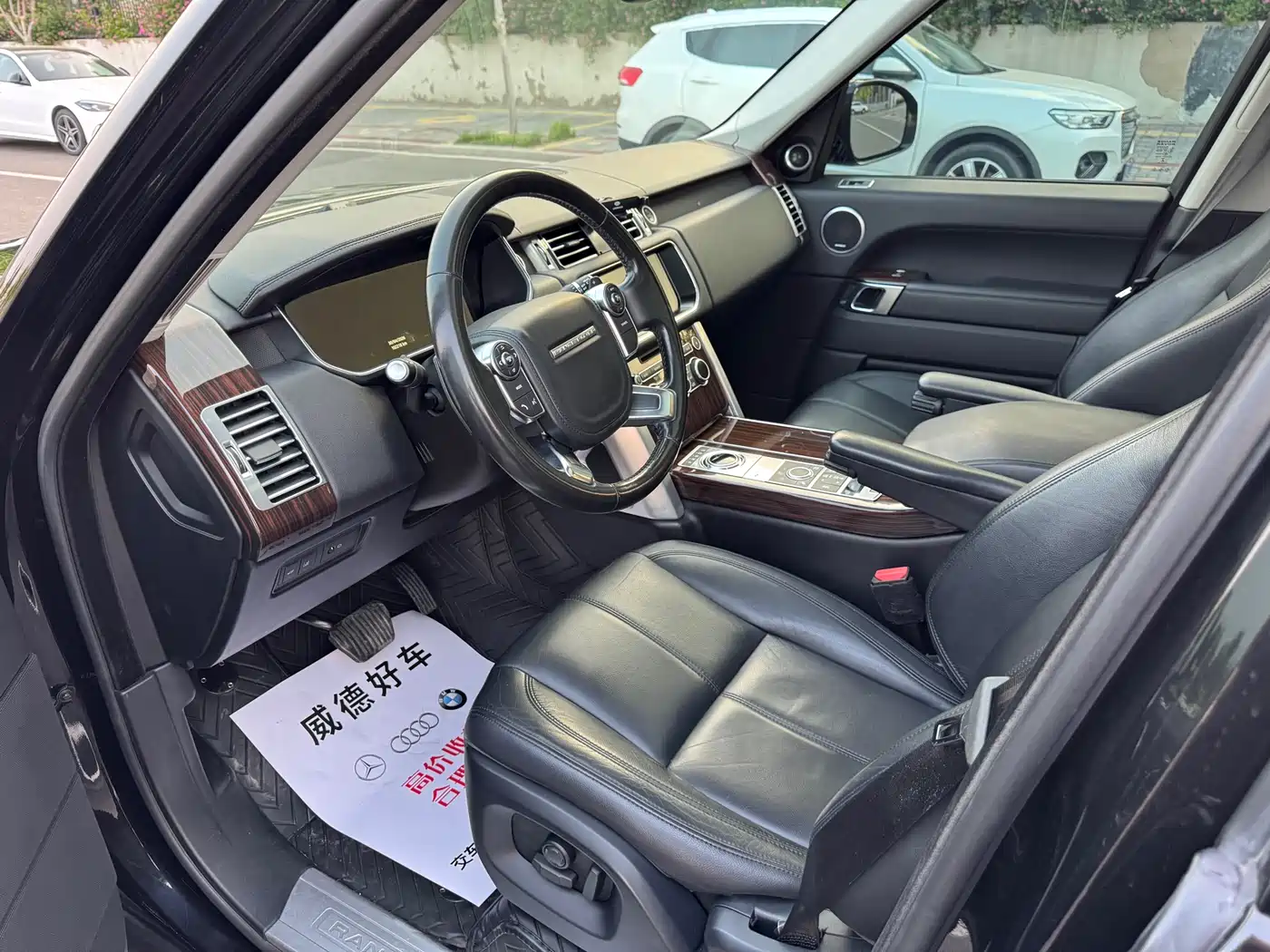 Land Rover Range Rover 2017 3.0 SC V6 Golden Age Edition фото 8