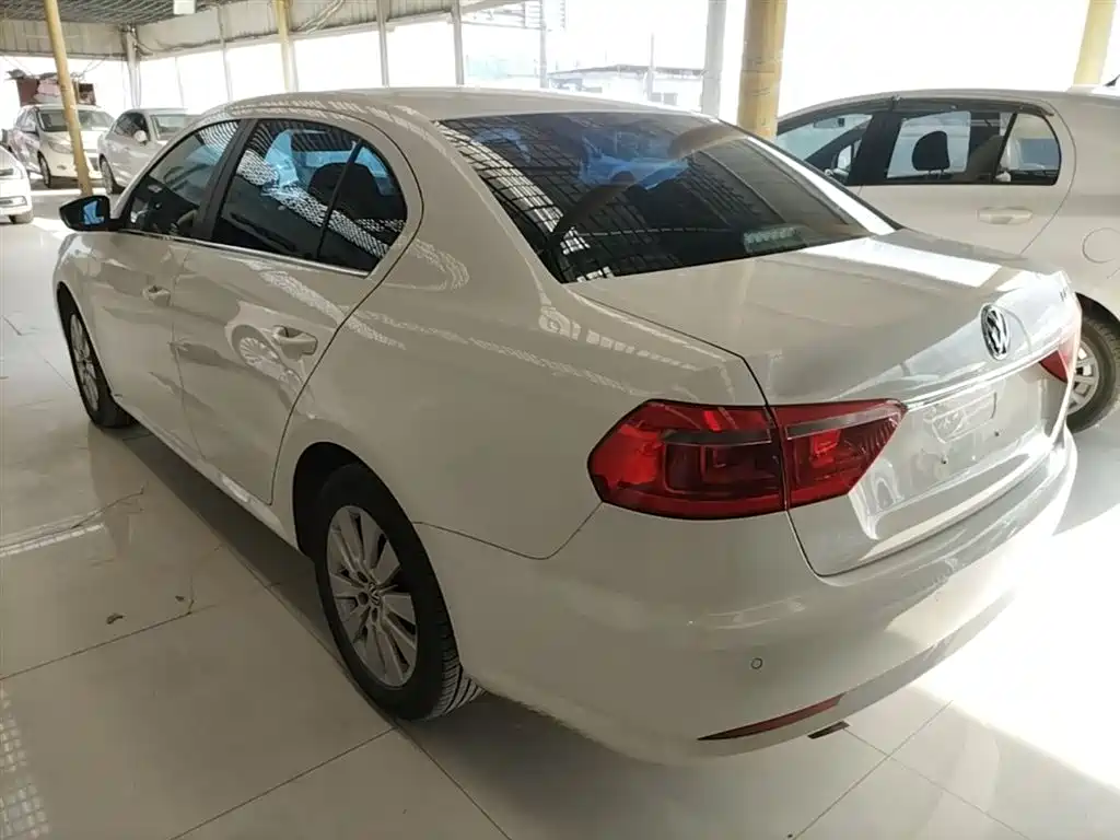 Volkswagen Lavida 2013 Facelift Classic 1.6L Automatic Comfort фото 5