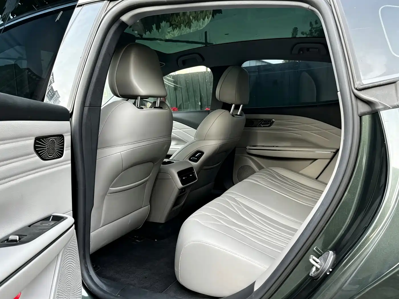 Geely Galaxy Galaxy Xingyao 8 2025 130km EM-i Premium Edition фото 5