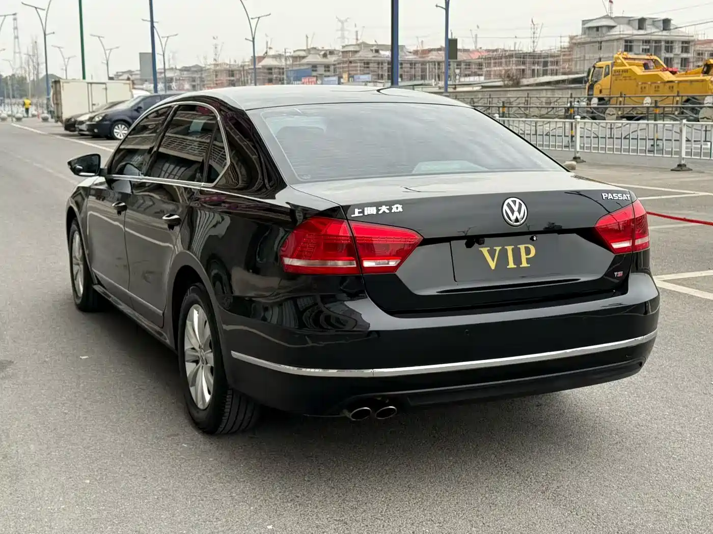 Volkswagen Passat 2015 1.8TSI DSG Honor Edition фото 4