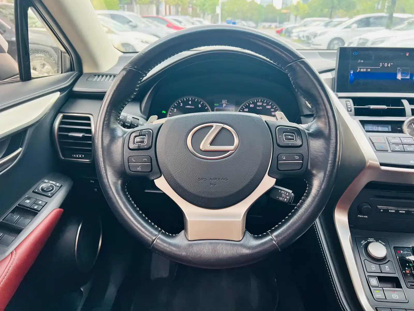 Фото 18 - Lexus NX