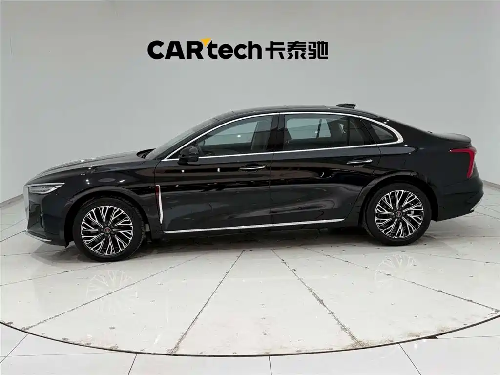 Hongqi H5 2025 2.0T Automatic Flag Celebration 500,000 Units Anniversary Edition фото 6