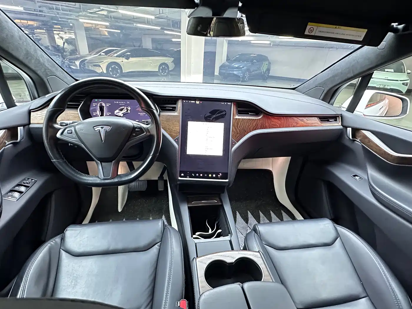 TESLA MODEL X