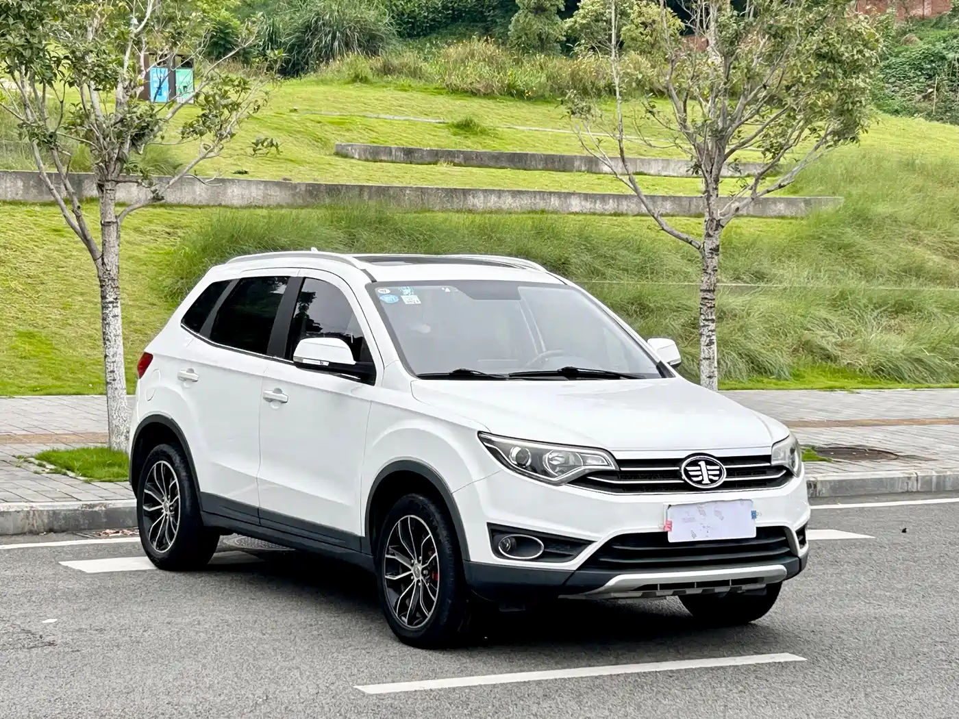 FAW Senya R7 2017 2016 1.6L Manual Intelligent
