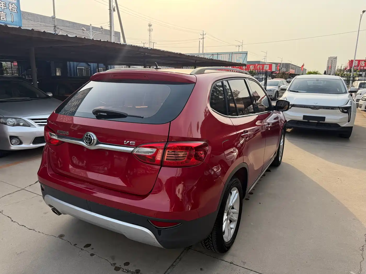 Фото 12 - Zhonghua V5