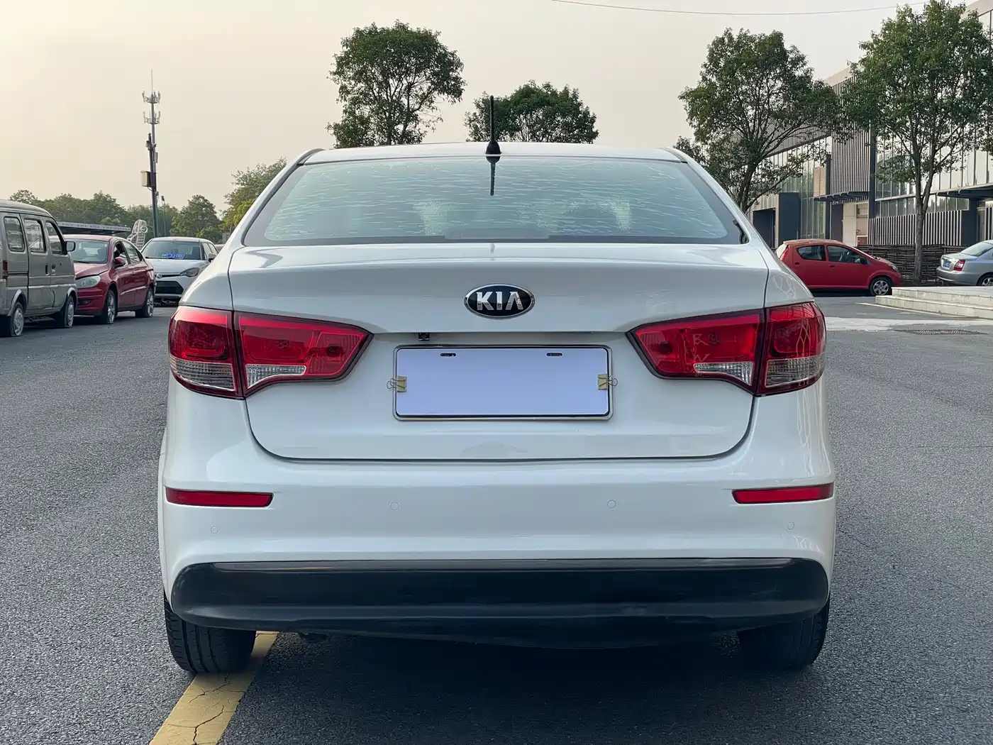 Kia K2 2015 Sedan 1.4L MT GLS фото 11