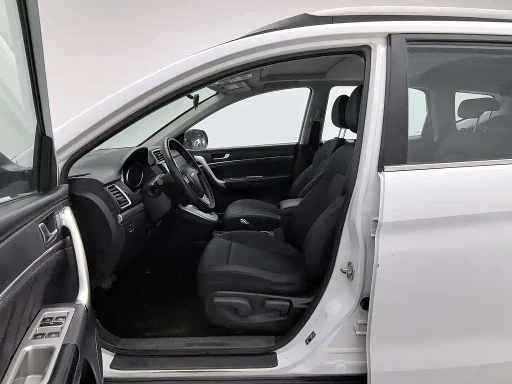 Photo 10 - Haval M6