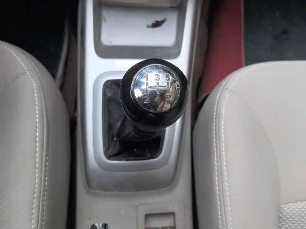 Changan Yuexiang V3 2014 2012 1.3L Manual Comfort (China V)