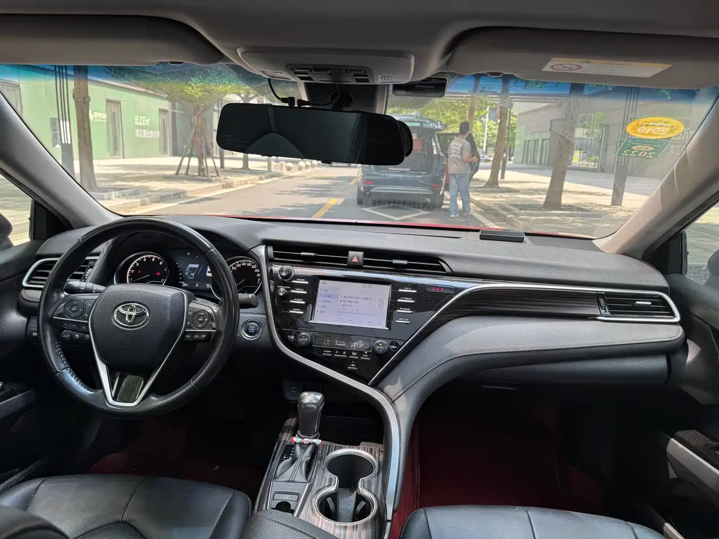 Toyota Camry 2018 2.0G Luxury Edition фото 12