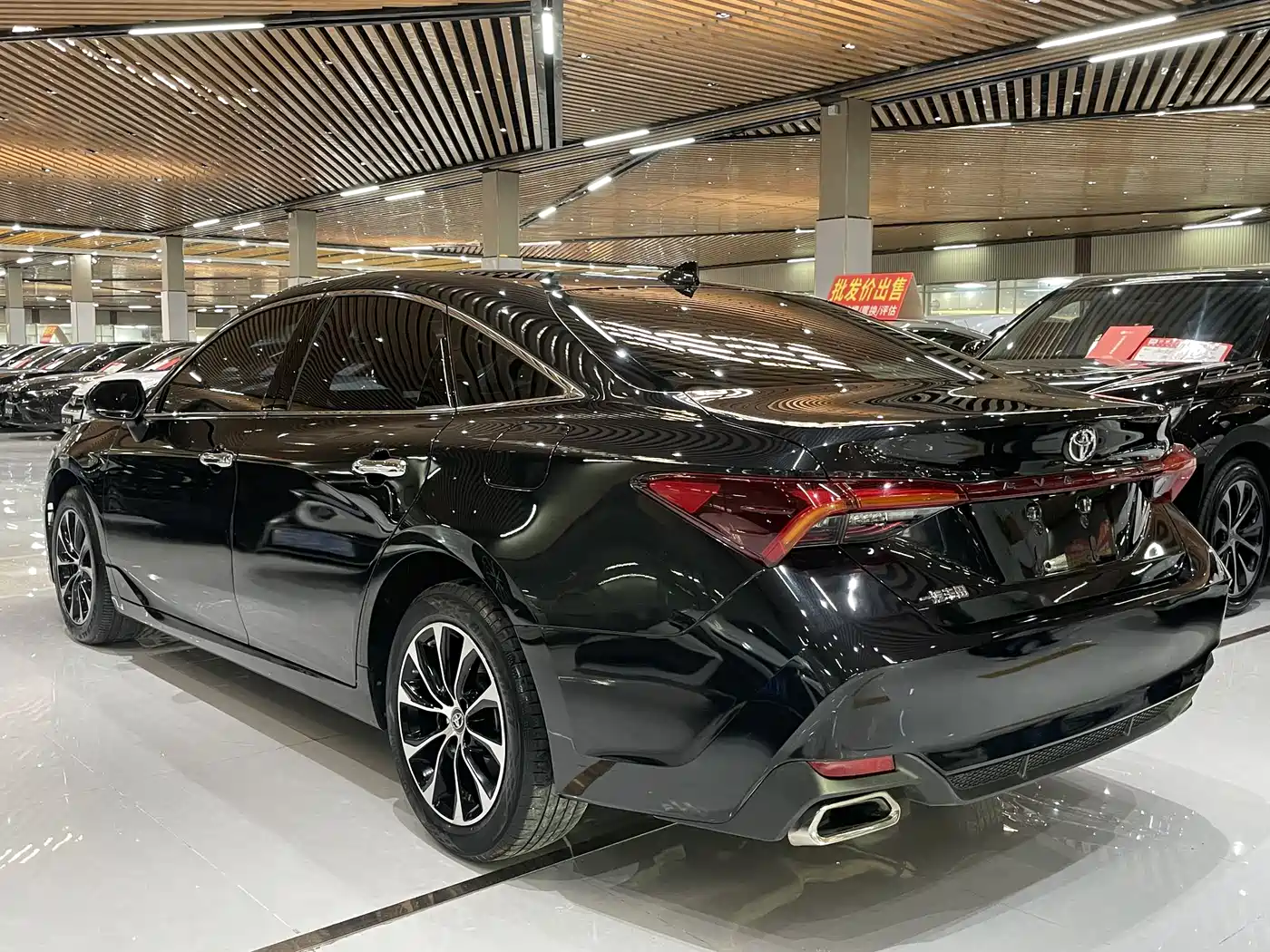 Toyota Avalon 2022 2.0L Luxury Edition фото 11