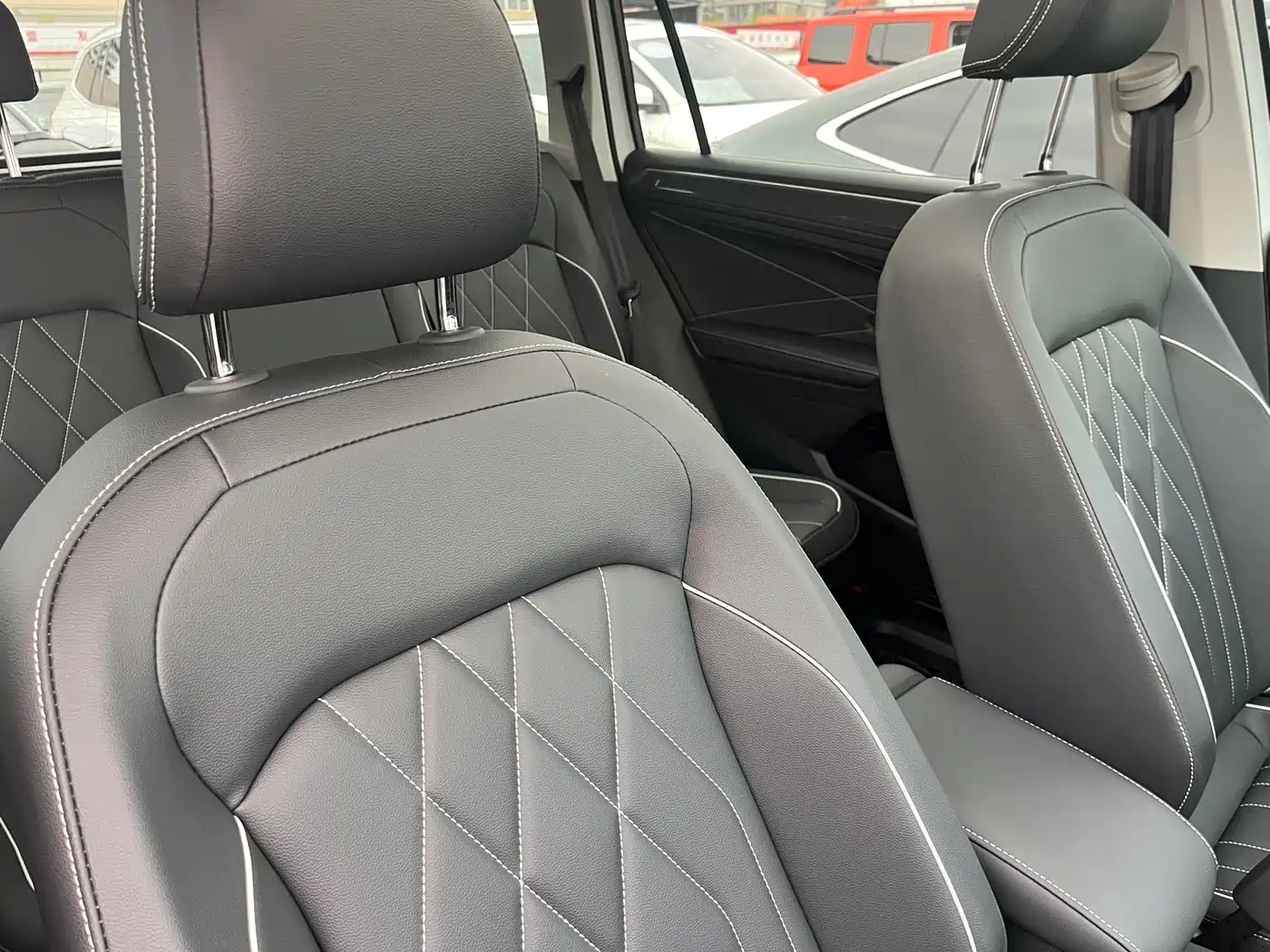 Volkswagen Tiguan L 2024 330TSI Automatic 2WD R-Line Premium Enjoyment Edition фото 27
