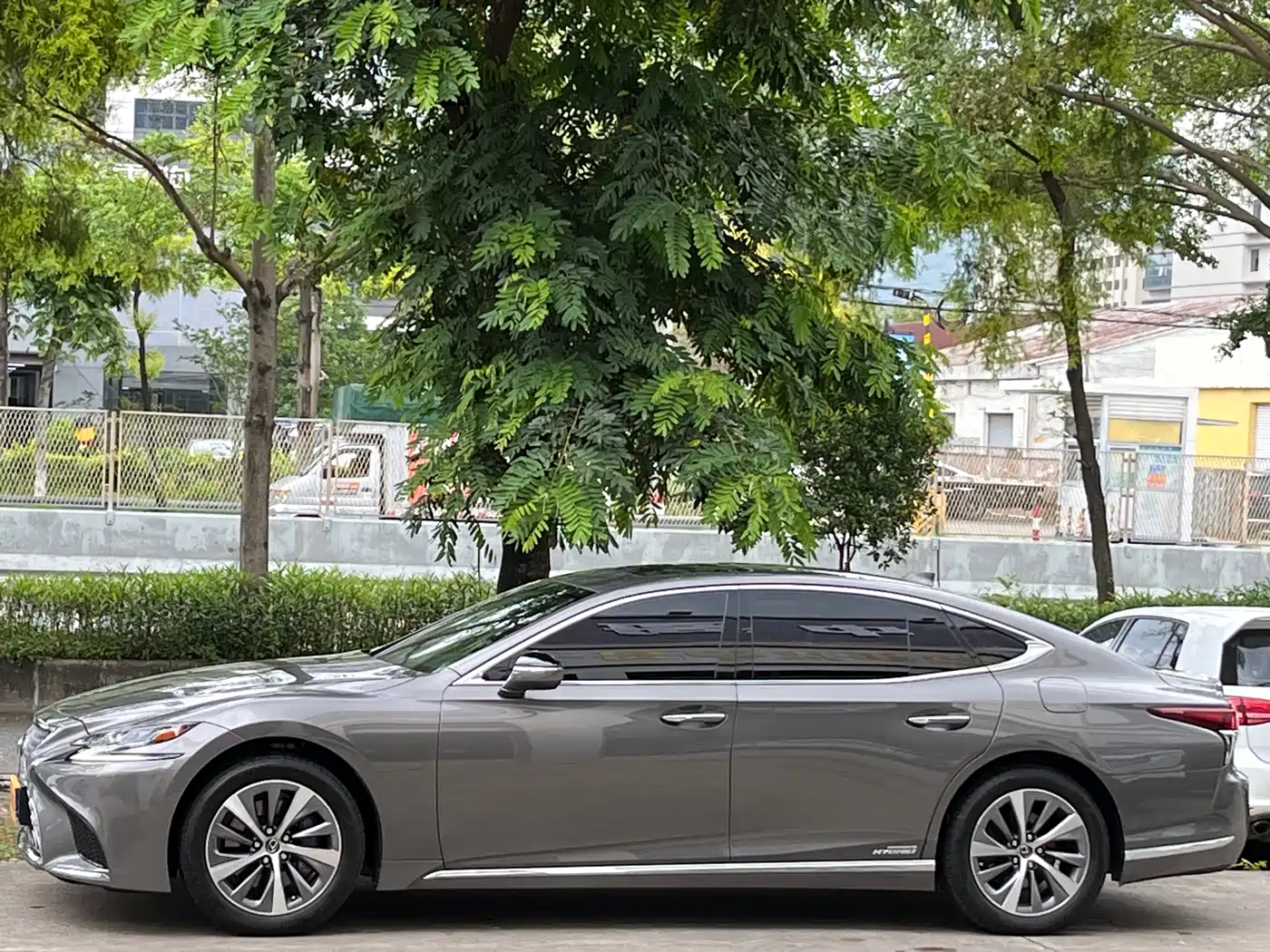 Lexus LS 2018 500h Excellence Edition China V фото 9
