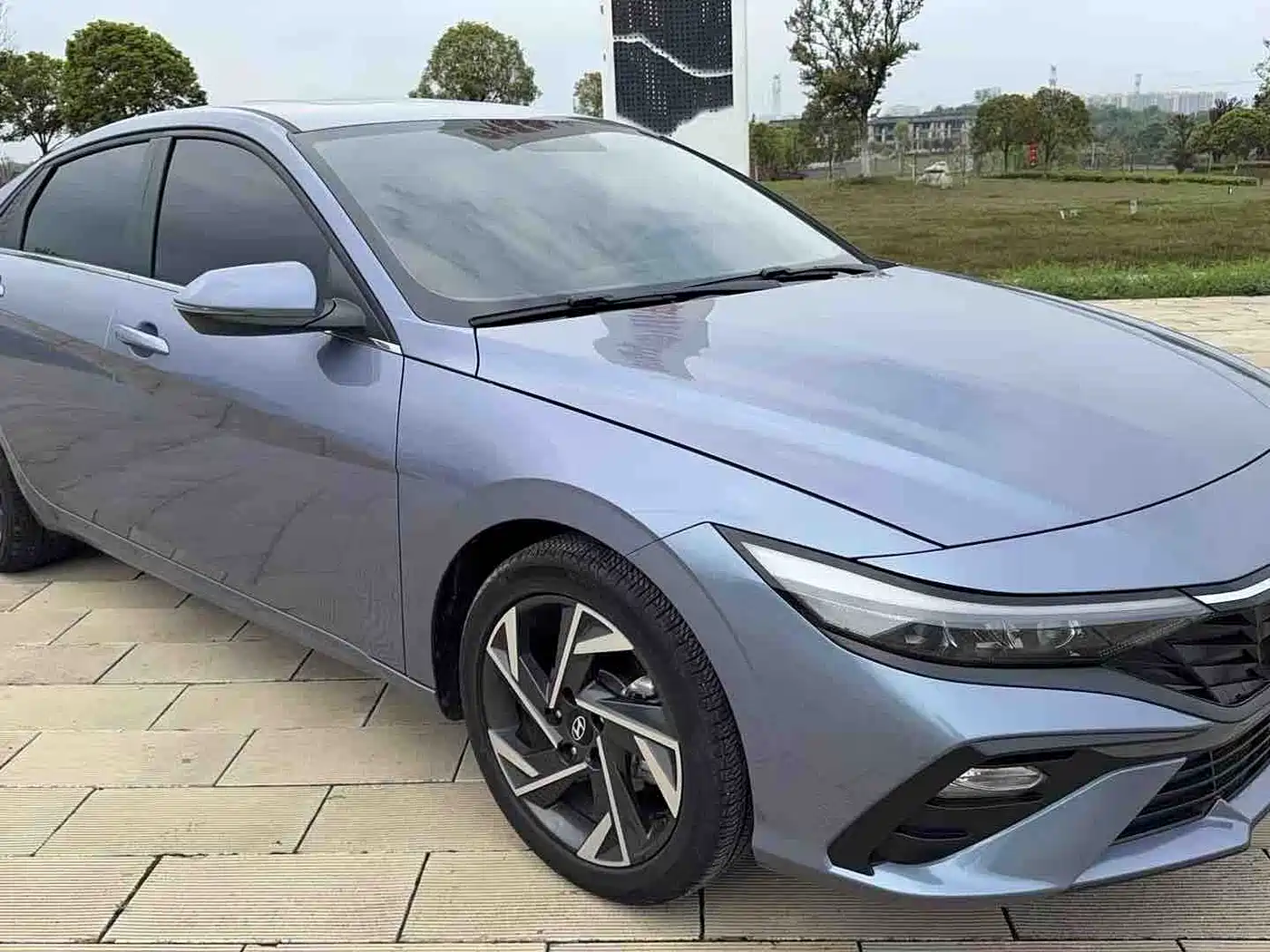 Hyundai Elantra 2022 1.5L CVT GLX Elite Edition фото 2