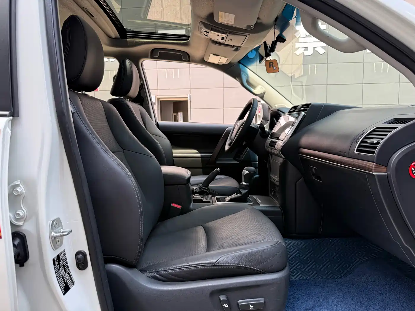 Toyota Prado 2018 3.5L Automatic TX-L Rear-mounted Spare Tire фото 15