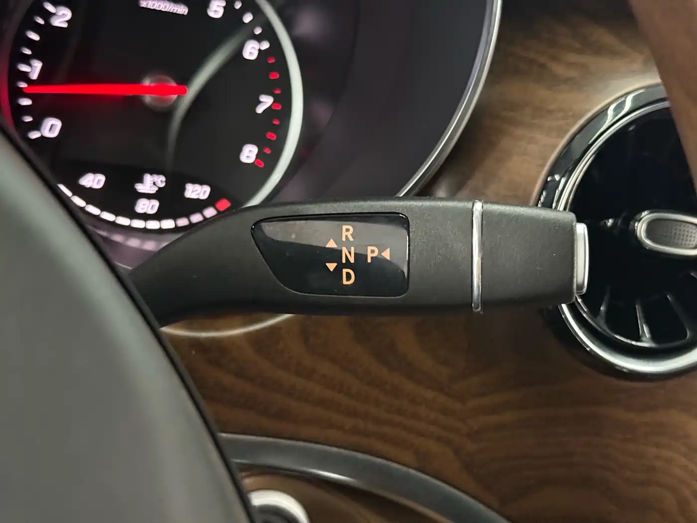 MERCEDES-BENZ V CLASS