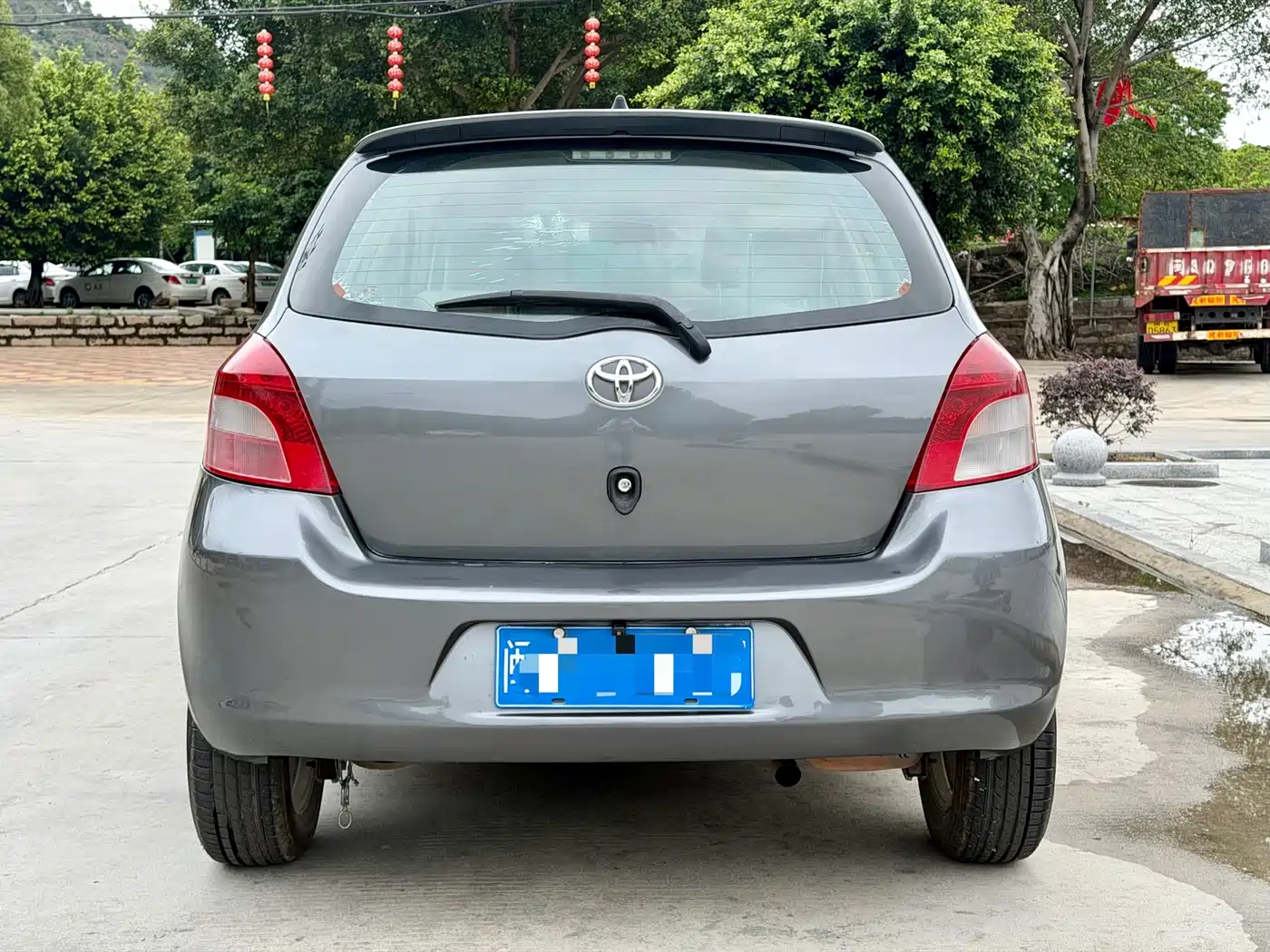 Toyota Yaris 2011 1.6E Auto Charm Edition фото 7