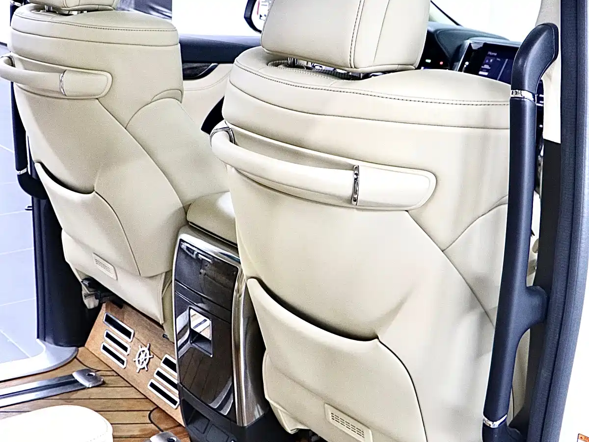 Toyota Alphard 2021 Hybrid 2.5L Premium фото 17