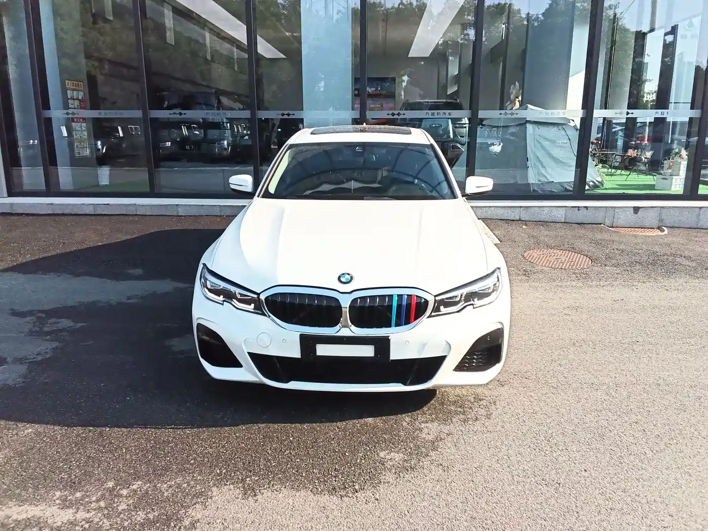 Photo 2 - BMW 3 Series
