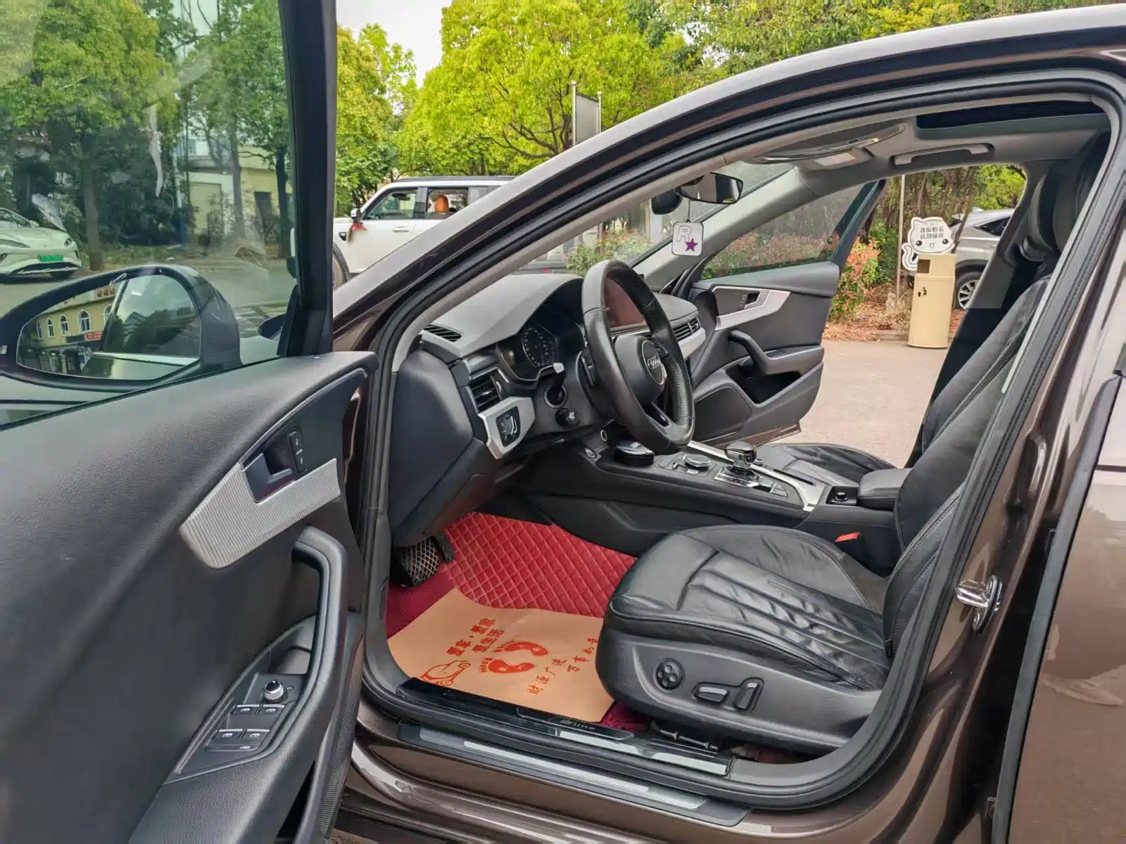Фото 4 - Audi A4L