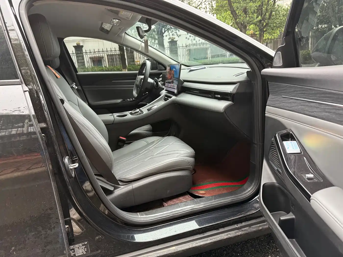 Geely Galaxy Galaxy L6 2025 EM-i 60km Explorer Edition фото 14