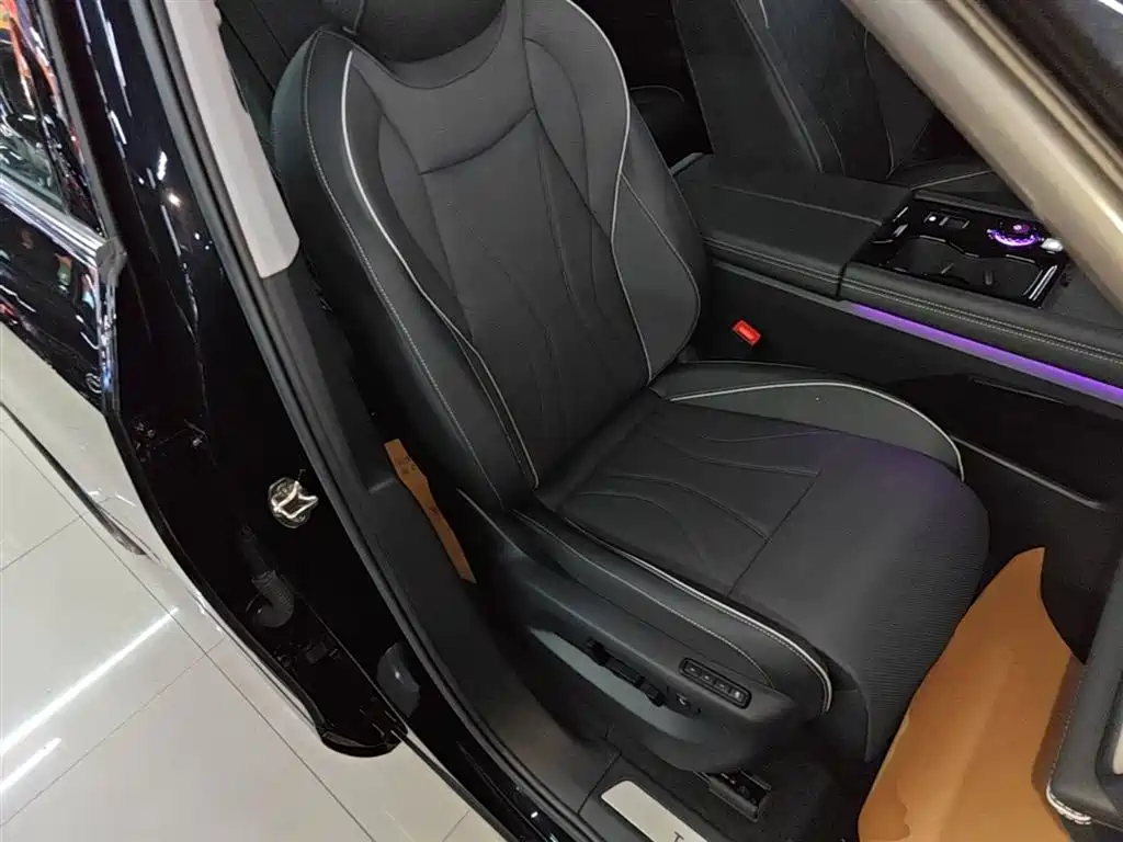 Volkswagen Teramont 2025 Model Teramont Pro 450TSI 4WD Cross Country Edition фото 24