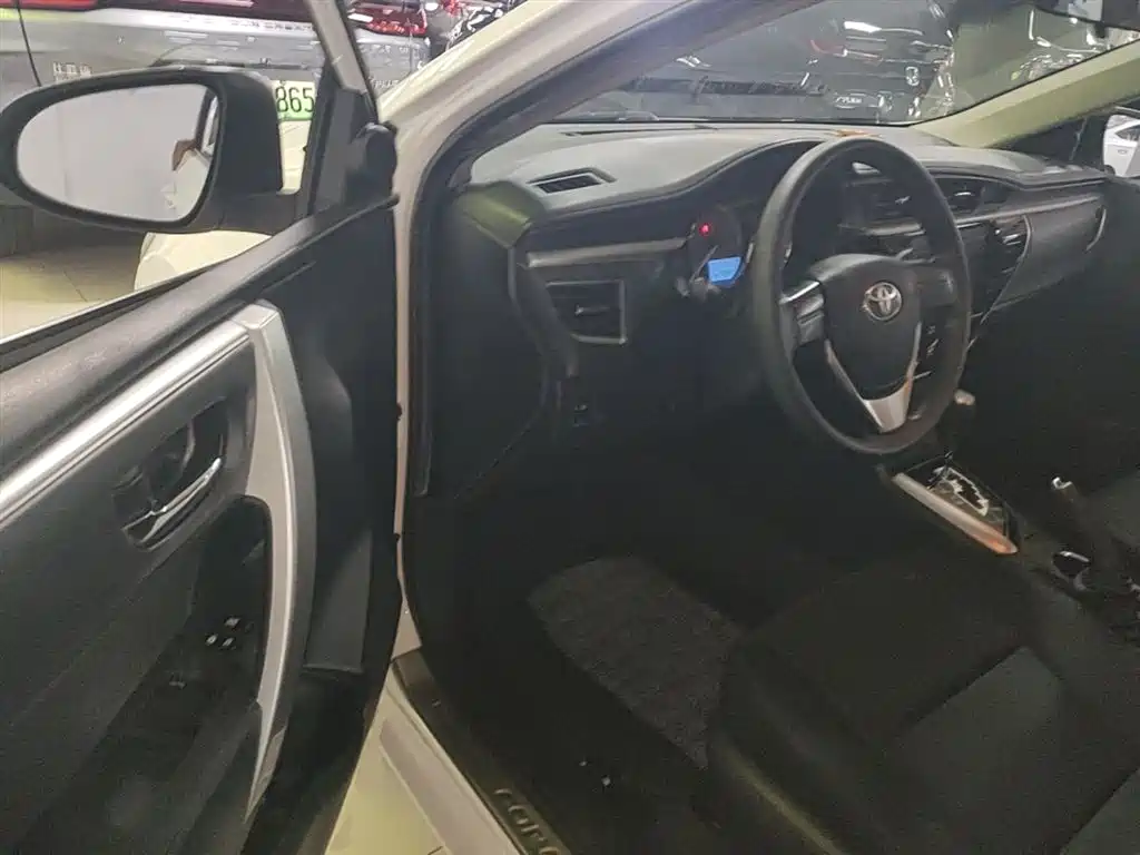 Toyota Corolla 2014 1.6L CVT GL фото 15