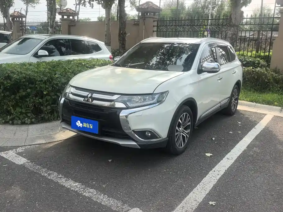 Mitsubishi Outlander (Import) 2016 2016 2.4L 4WD Elite 5-seater