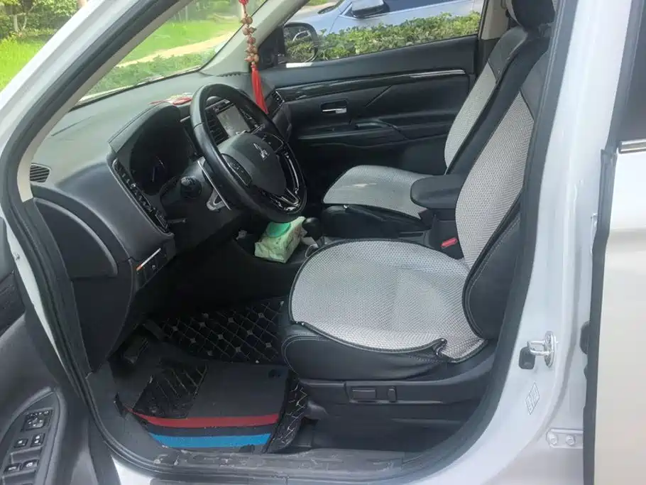 Mitsubishi Outlander (Import) 2016 2016 2.4L 4WD Elite 5-seater