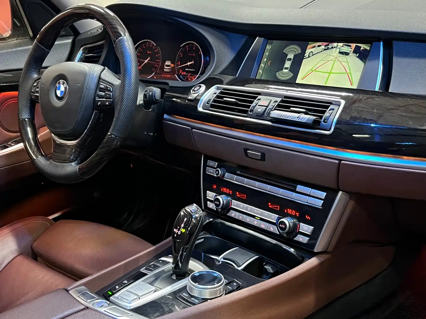 BMW 5 Series GT 2014 535i xDrive фото 16