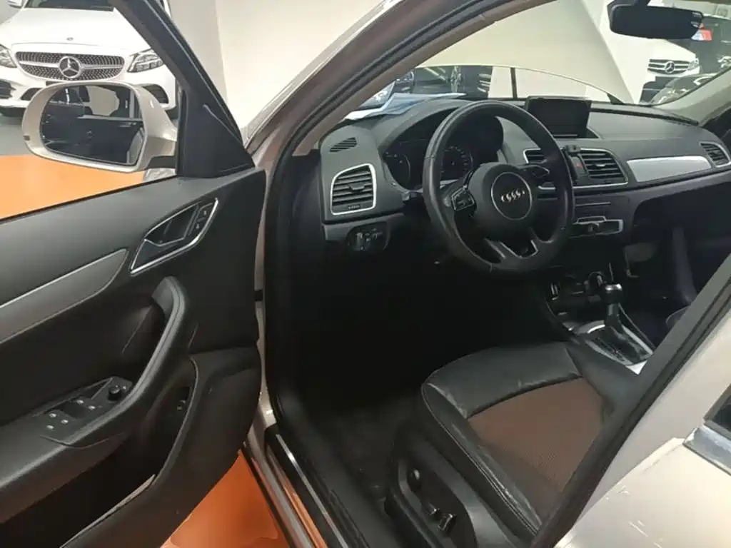 Фото 16 - Audi Q3