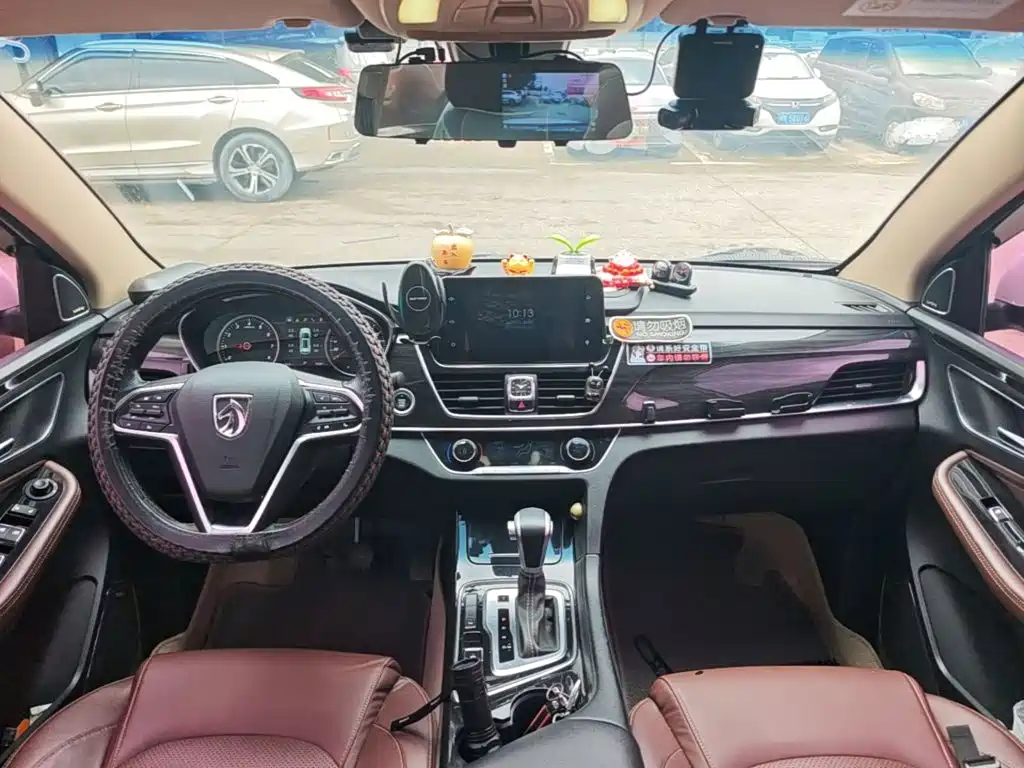 Baojun 560 2017 2017 1.5T DCT Flagship 7-seater